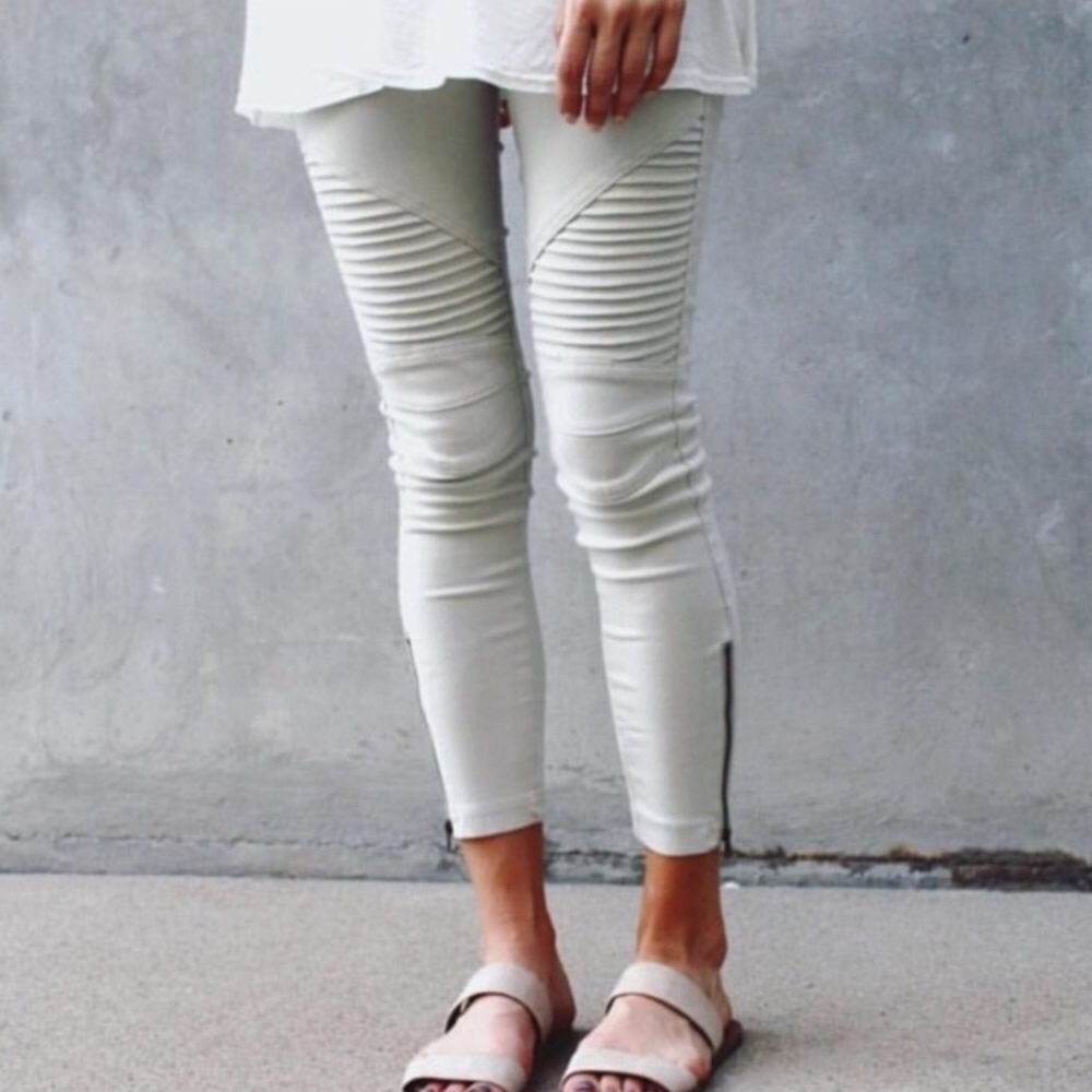 ❗️LAST❗️Heather Grey Moto Leggings with Ankle Zip - Picture 4 of 5